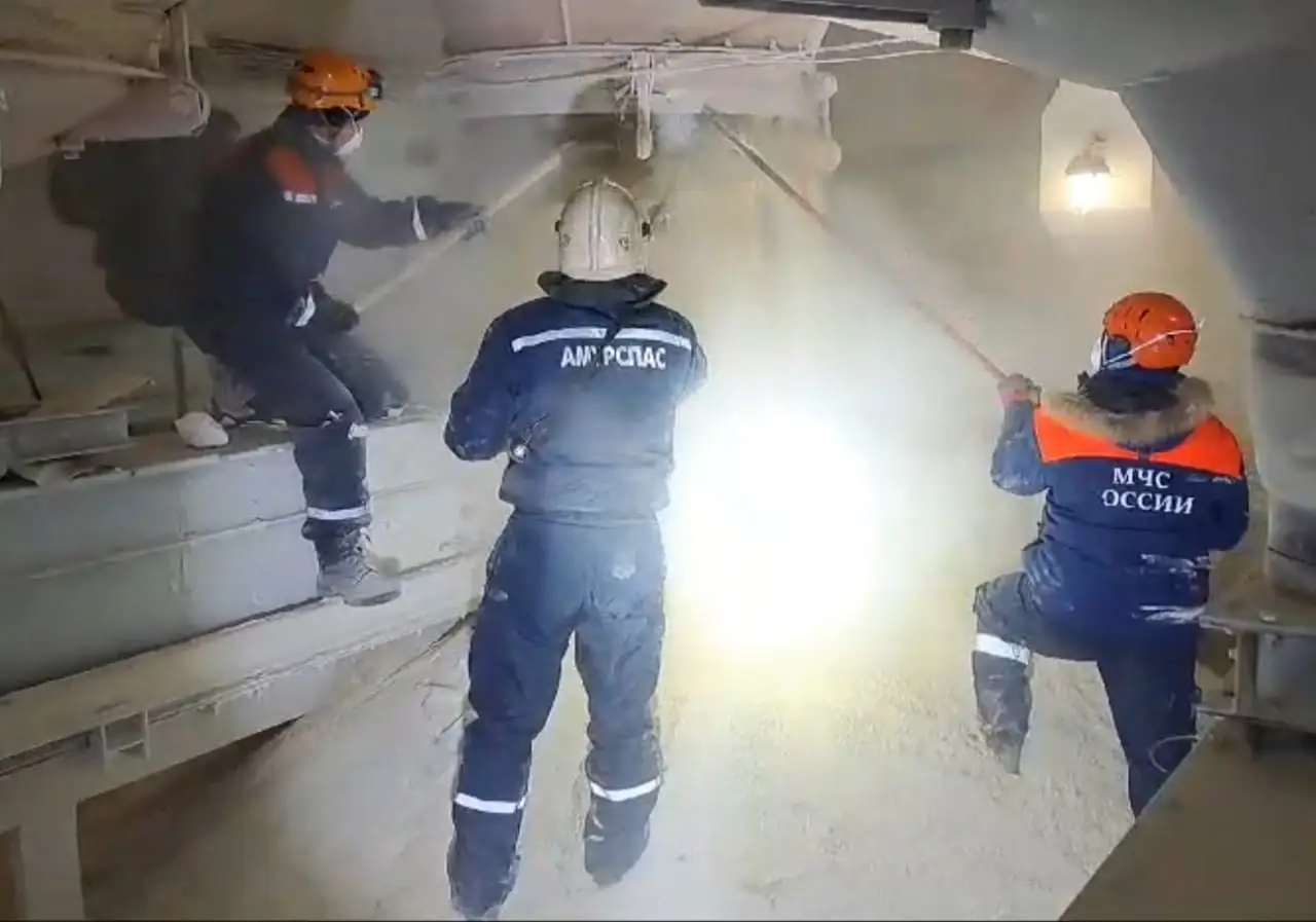 Тело рабочего обнаружили после взрыва на заводе в Приамурье