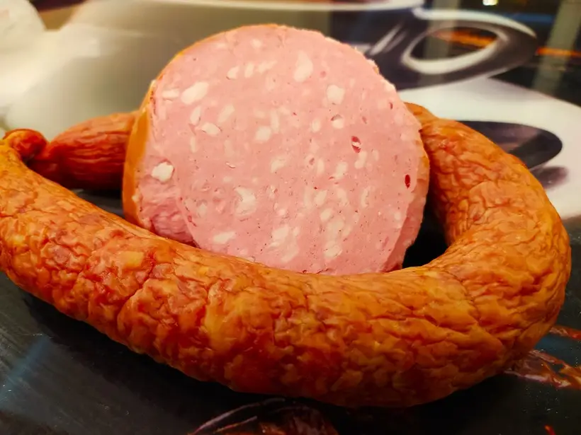 Колбаса - неотъемлемая часть человеческой цивилизации на протяжении вот уже как минимум 4 тыс. лет. Фото