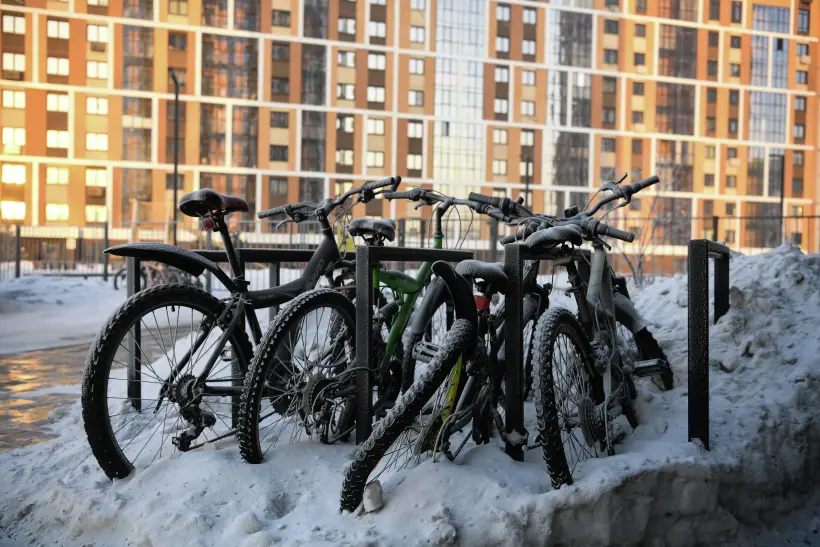 Девелоперы предлагают узаконить парковки для самокатов, велосипедов и мотоциклов в новостройках. Фото. © РИА Новости. Александр Кряжев