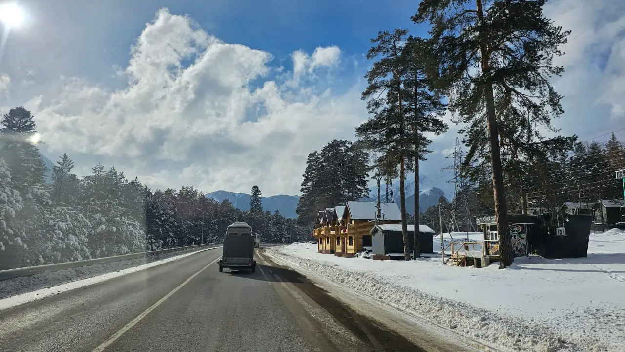 Карачаево-Черкесия может войти в эксперимент по легализации гостевых домов. Фото. © Интерфакс. Олег Санников