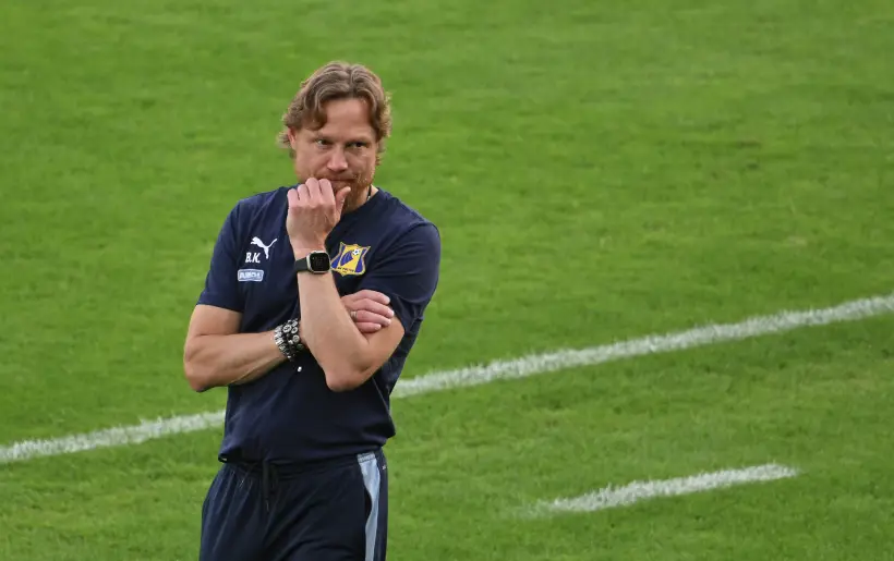 Карпин ушел с поста главного тренера ФК 