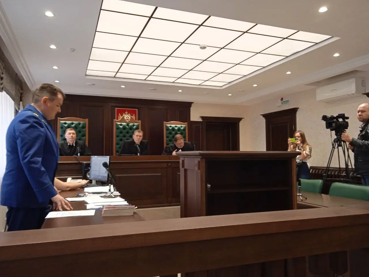 Апелляционный суд оставил в силе приговор певцу Шарлоту. Фото. © 