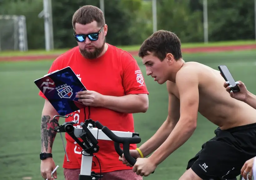 Велотренировки повышают выносливость, укрепляют сердечную мышцу, улучшают эмоциональный фон. Фото