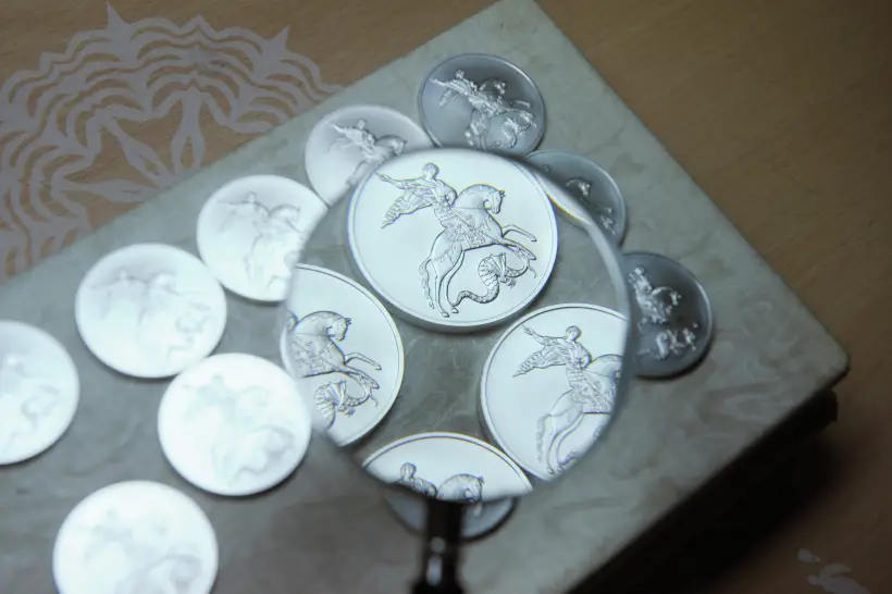 Фото. Христианский святой Георгий Победоносец убивает змея и спасает дочь бейрутского царя