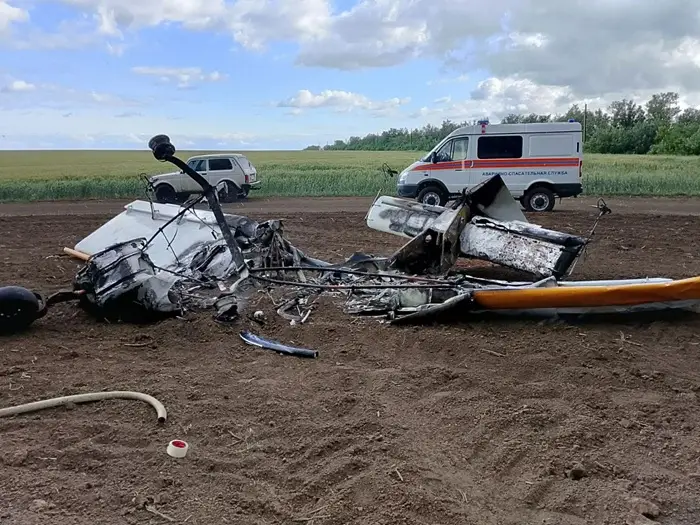 Самолет малой авиации потерпел крушение под Саратовом, пилот госпитализирован. Фото. © Служба спасения Саратовской области