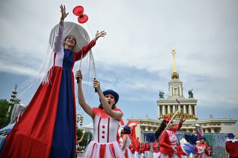Собянин: с 2014 г. 40 объектов культурного наследия обновили на ВДНХ. Фото. © РИА Новости. Сергей Бобылев