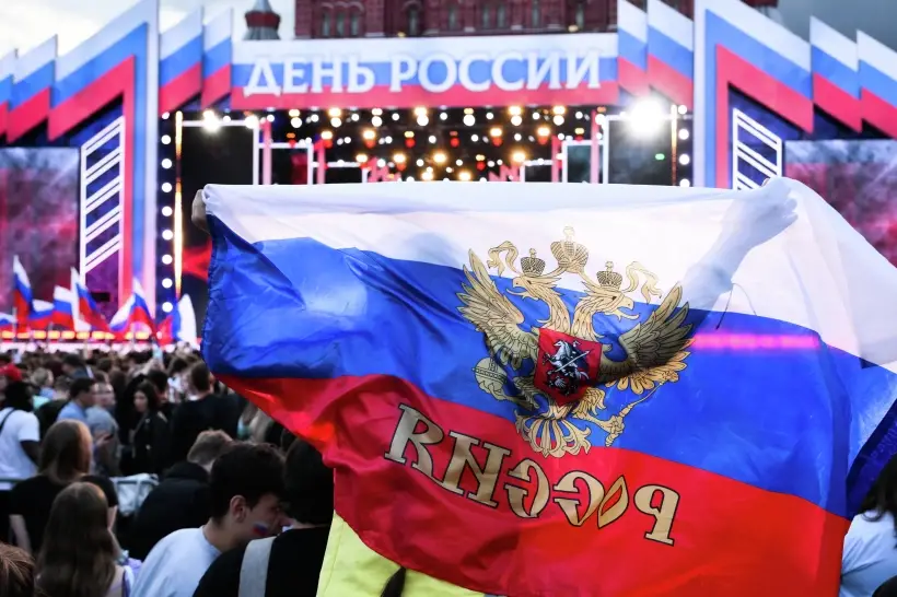 Более 2,7 млн человек приняли участие в праздновании Дня России - МВД. Фото. © РИА Новости. Владимир Астапкович