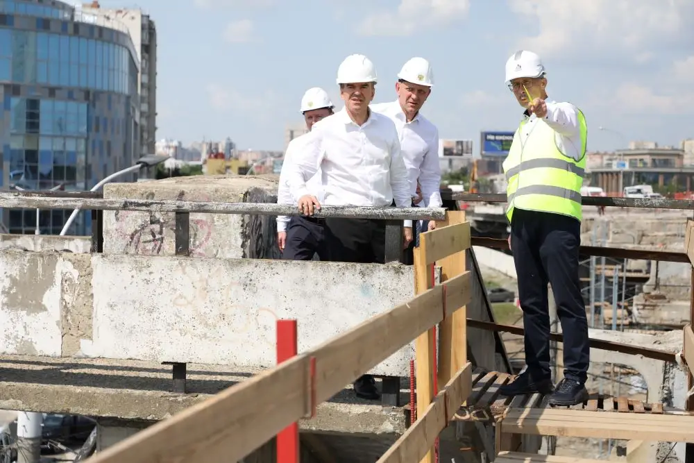 Кондратьев на стройке Тургеневского моста. © Пресс-служба администрации Краснодарского края. Геннадий Аносов