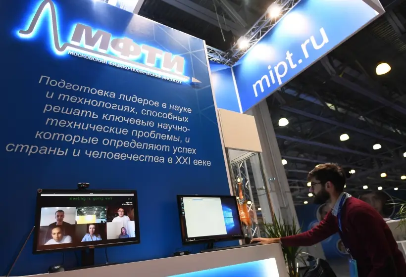 Совместные проекты в сфере ИИ разрабатывают МФТИ и китайские партнеры. Фото. © РИА Новости. Кирилл Каллиников
