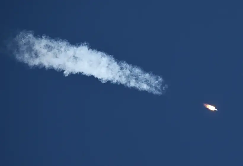 Фрагменты ракеты-носителя 