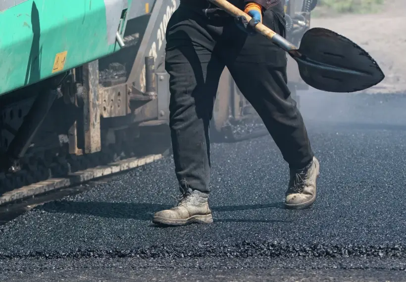 Хуснуллин поручил создать программы переобучения кадров для дорожной отрасли. Фото. © РИА Новости. Дмитрий Макеев