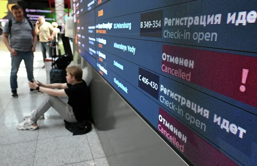 Более 400 пассажиров ожидают вылета в Хабаровском крае из-за непогоды. Фото. © РИА Новости. Кирилл Каллиников