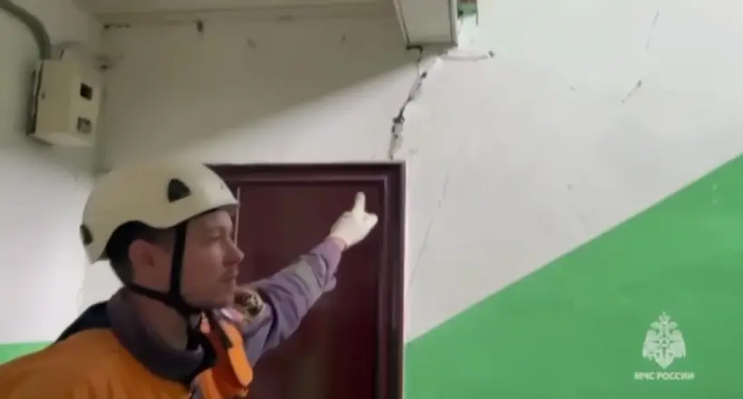 Здания более 40 детсадов и школ Петропавловска-Камчатского нуждаются в обследовании после землетрясения - мэр. Фото. © РИА Новости. МЧС РФ