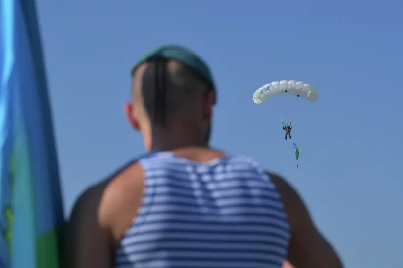 Повышение боевого потенциала ВДВ является приоритетом - министр обороны РФ. Фото. © РИА Новости. Павел Лисицын