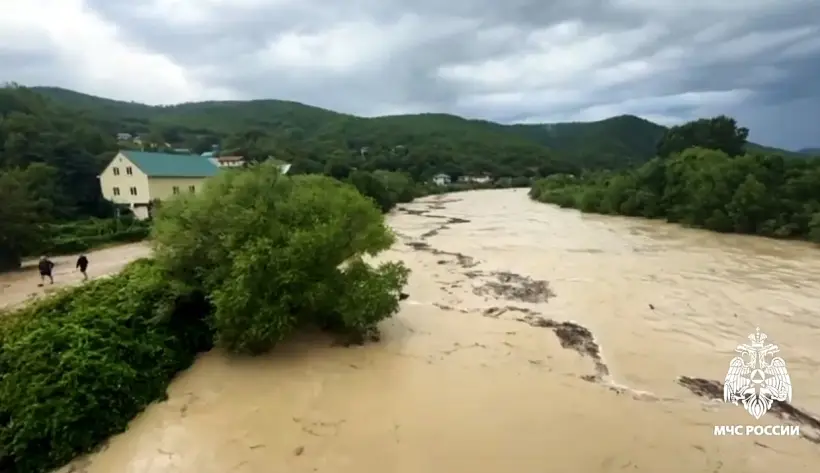 Режим ЧС ввели в Туапсинском районе Краснодарского края - губернатор. Фото. © РИА Новости. МЧС РФ