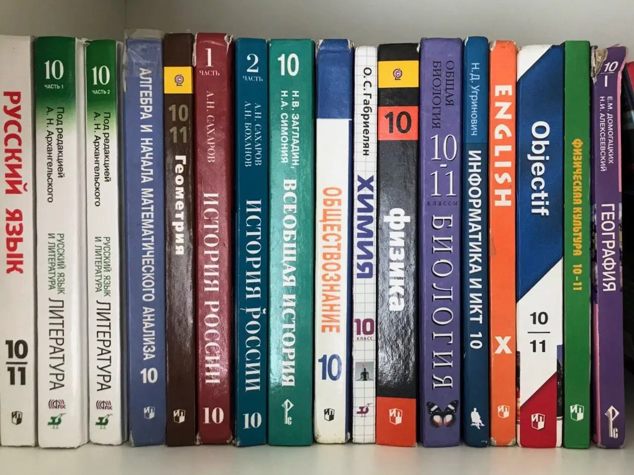 Школу на 1600 мест откроют к 1 сентября в ростовском микрорайоне Суворовский. Фото. © 