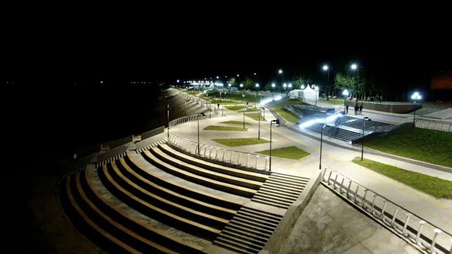 Набережную открыли после реконструкции в Комсомольске-на-Амуре. Фото. © Пресс-служба правительства Хабаровского края. Антон Шевченко.