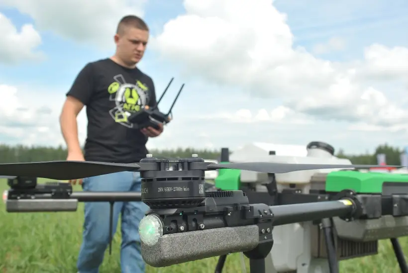 Челябинские предприятия АПК все чаще используют дроны - Минсельхоз региона. Фото. © РИА Новости. Алексей Сухоруков