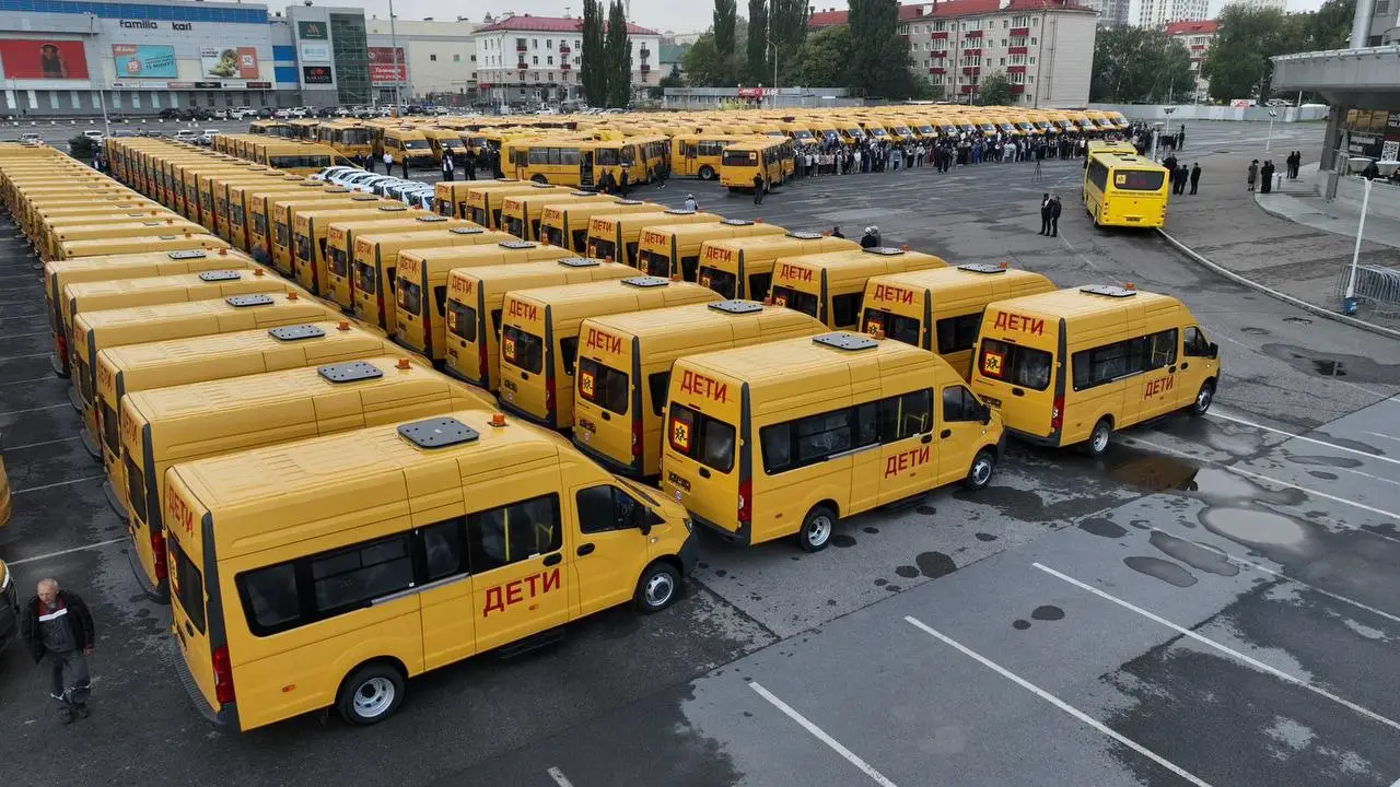 Мишустин: создание учреждений для управления школьными автобусами требует обсуждений. Фото. © Пресс-служба главы Башкирии. Азат Мухамедьянов