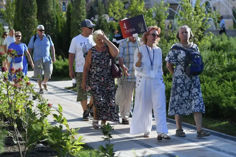 Сопровождающих организованных тургрупп не будут штрафовать за отсутствие аттестации. Фото. © РИА Новости. Константин Михальчевский