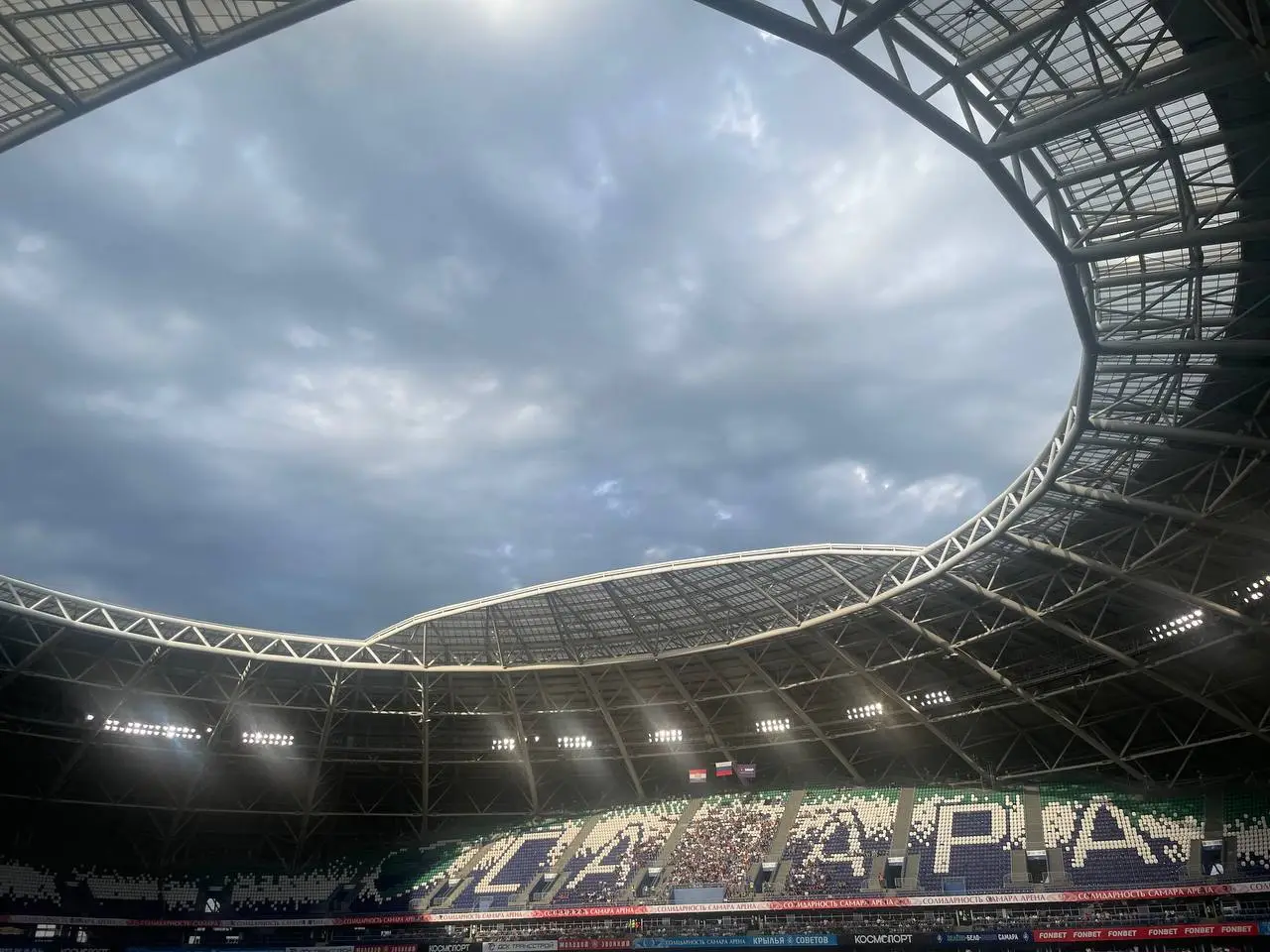 Дефекты кровли устранили на стадионе 