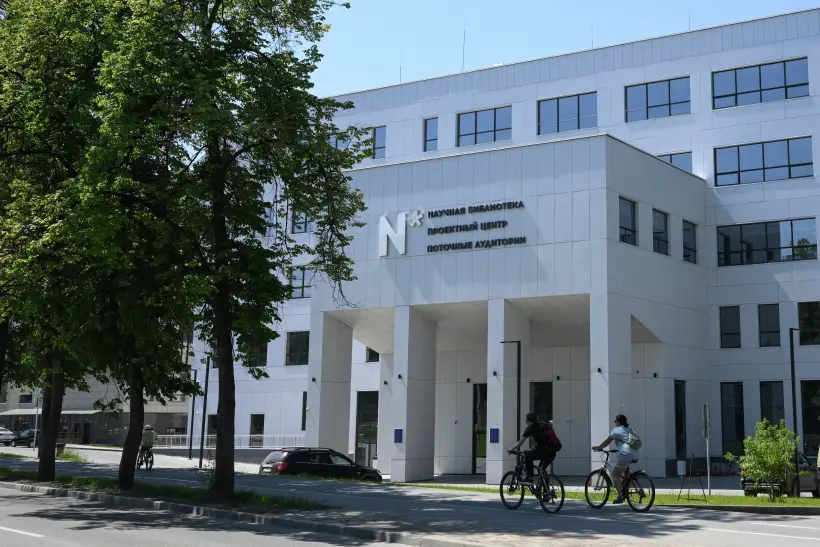 Вице-премьер Чернышенко открыл новый корпус кампуса мирового уровня в Новосибирске. Фото. © РИА Новости. Александр Кряжев