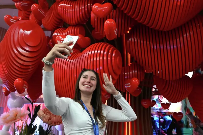 Доступ на те или иные площадки фестиваля зависят от вида браслета участника. Фото