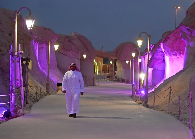 Турпоток в РФ из Саудовской Аравии может удвоиться к 2027 году. Фото. Гора Аль-Агра недалеко от города Эль-Хаса в Саудовской Аравии. © РИА Новости. Михаил Воскресенский