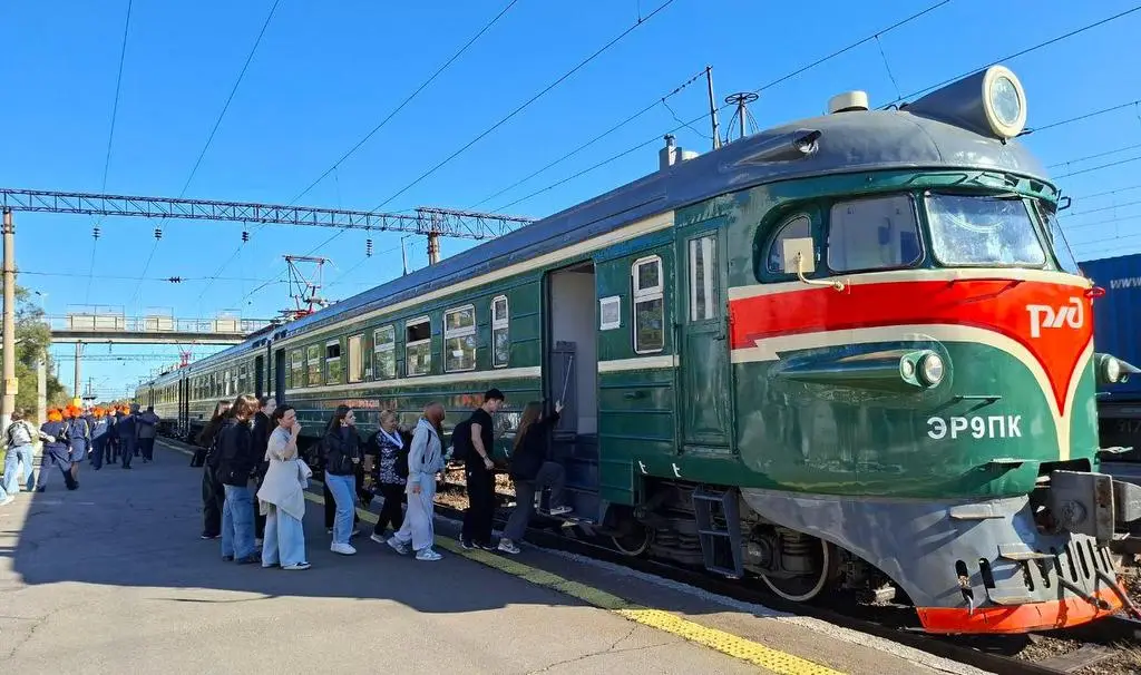 Ретро-электричку запустили из Хабаровска по новому турмаршруту 