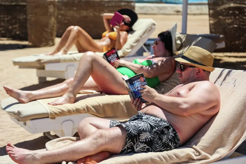 Самым удачным с финансовой точки зрения месяцем для отпуска в 2026 году станет июль. Фото