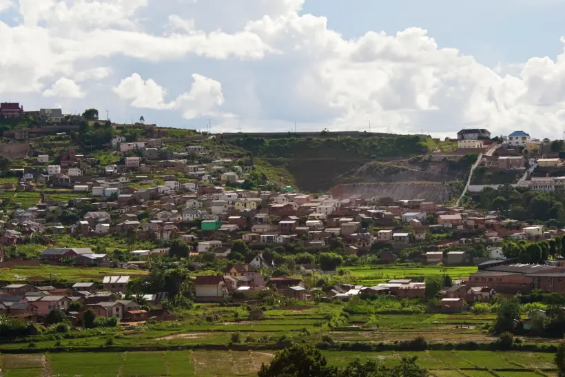 Российские туристы застряли на Мадагаскаре из-за протестов. Фото. Вид на Антананариву - столицу Мадагаскара. © РИА Новости. Антон Денисов