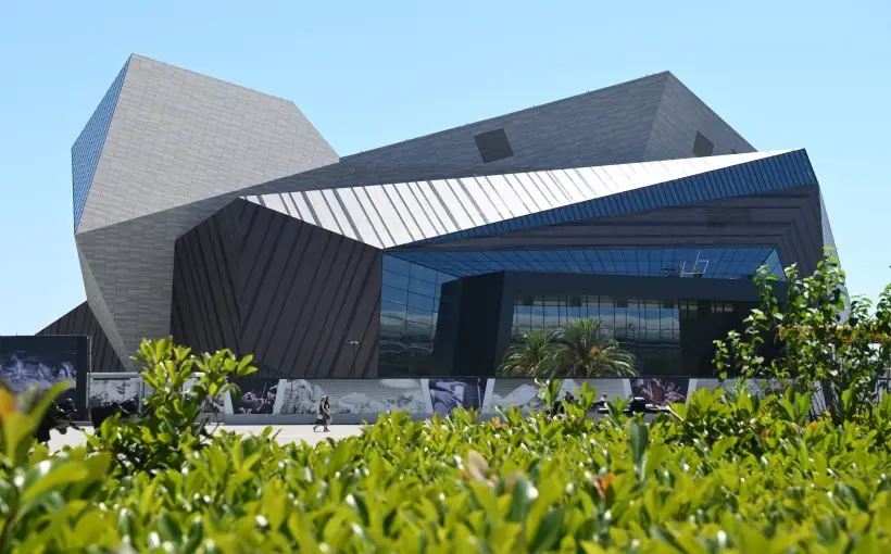 Путин осмотрел концертный центр 