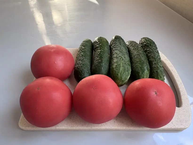 В июле самые полезные овощи – молодой картофель, морковь, помидоры, огурцы. Фото