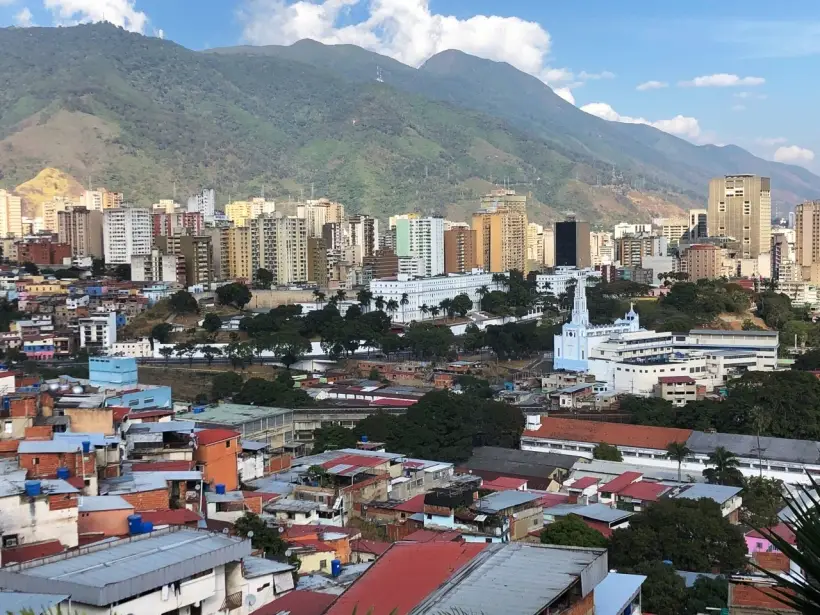 Венесуэльская Conviasa 31 октября запустит рейсы из Каракаса в Петербург. Фото. Вид на город Каракас. © РИА Новости. Михаил Алаеддин
