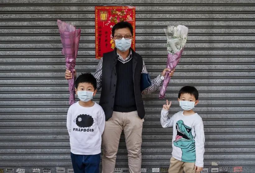 В некоторых странах мужчинам на День отца дарят цветы. Фото