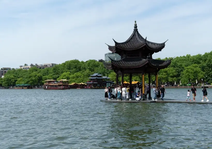 Время прохождения границы при въезде в Китай увеличилось из-за роста турпотока. Фото. © РИА Новости. Анна Раткогло