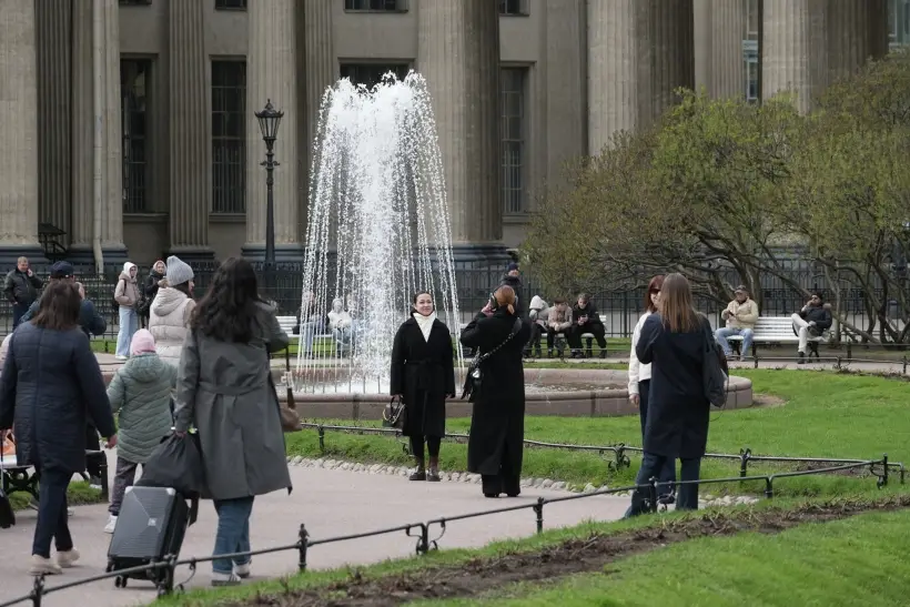 В Петербурге началось поэтапное закрытие фонтанов. Фото. Фонтан у Казанского собора в Санкт-Петербурге. © РИА Новости. Алексей Даничев