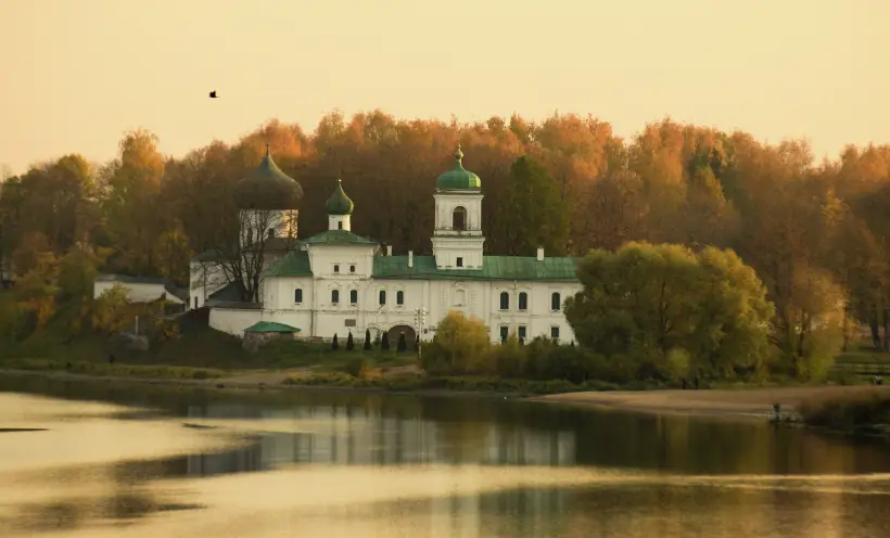 Отдых на ноябрьские праздники 2025: варианты поездок по России