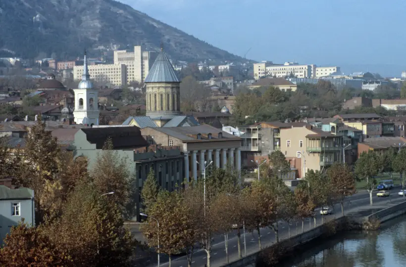 Отдых на ноябрьские праздники 2025: короткие поездки за рубеж