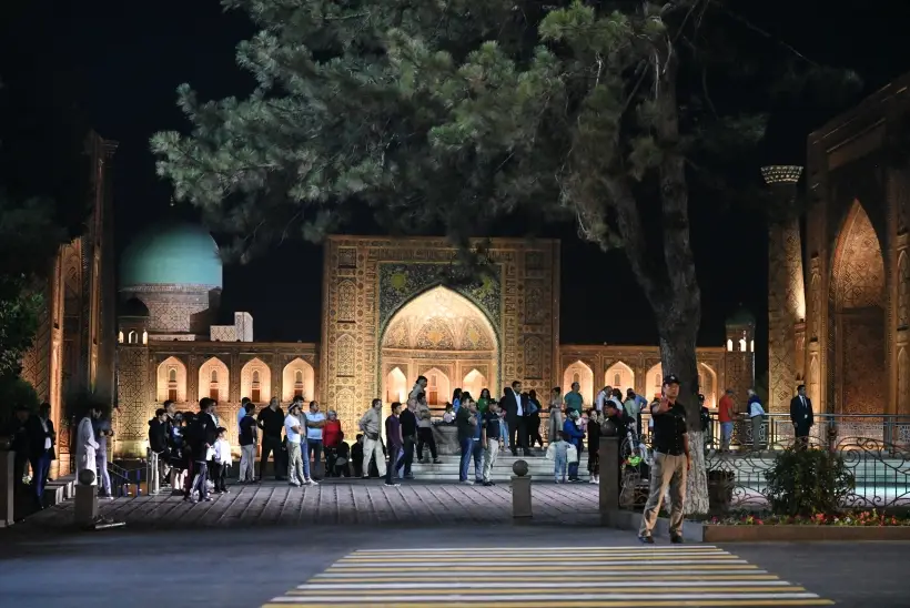 Отдых на ноябрьские праздники 2025: короткие поездки за рубеж