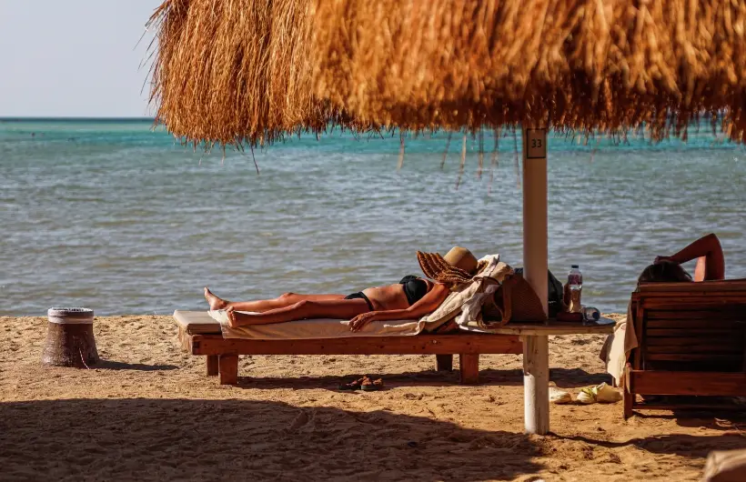 Отдых на ноябрьские праздники 2025: короткие поездки за рубеж