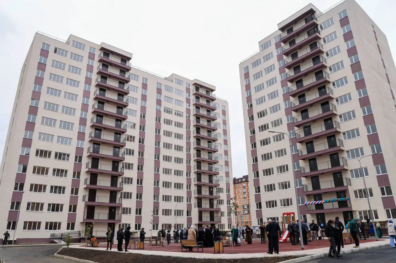 Более 750 жителей дагестанского Каспийска переселятся в новое жилье в 2025 году. Фото. © Пресс-служба главы Дагестана. Муса Салгереев