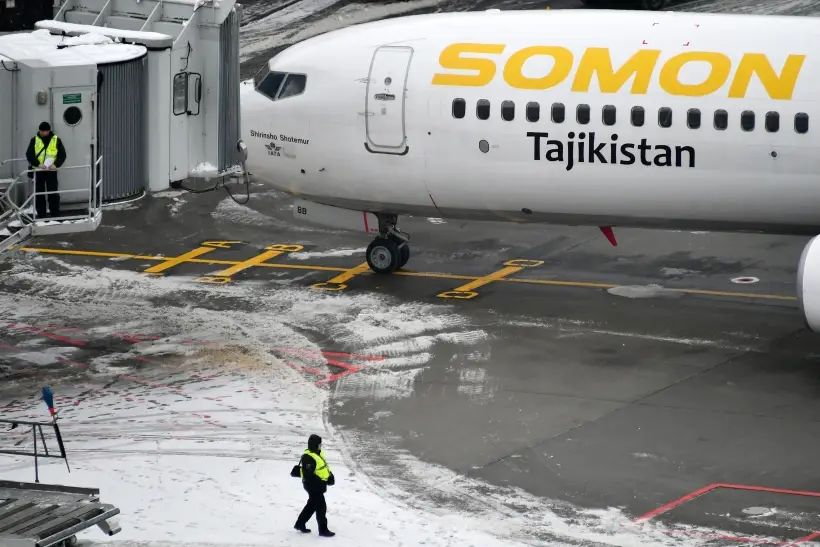 Somon Air в конце ноября откроет рейсы из Душанбе в Минеральные Воды. Фото. Самолет Boeing 737 авиакомпании Somon Air. © РИА Новости. Максим Блинов