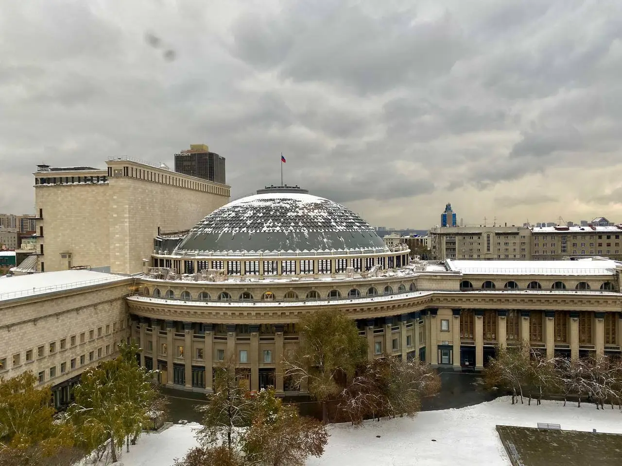 Новосибирск-2025: что посмотреть туристам в городе и области. Фото. Новосибирский академический театр оперы и балета (НОВАТ). © 