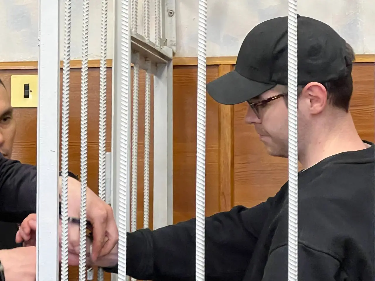 Суд оставил редактора Ura.ru Аллаярова под стражей до 13 апреля. Фото. © 