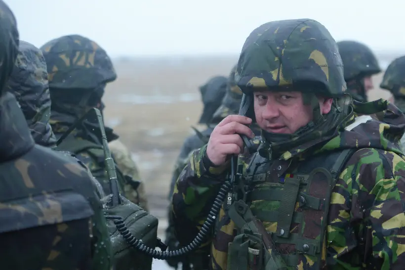 Угнанный истребитель планировалось направить в район авиабазы НАТО в Румынии. Фото