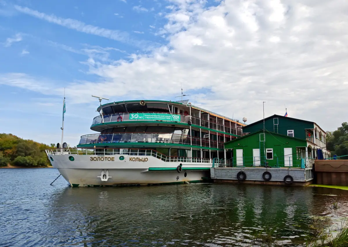 В России в 2025-2027 годах планируют построить 5 круизных теплоходов на 1000 мест. Фото. Теплоход 