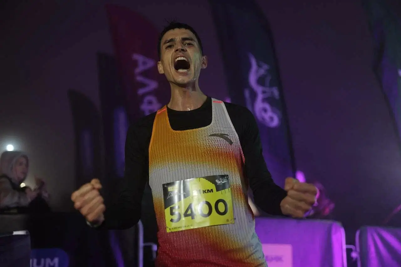 Ночной полумарафон в Дербенте собрал 3000 участников и гостей в древней крепости Нарын-Кала