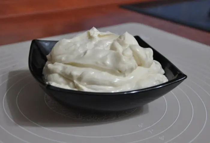 Майонез — один из самых популярных соусов мира, который легко можно сделать дома. Фото