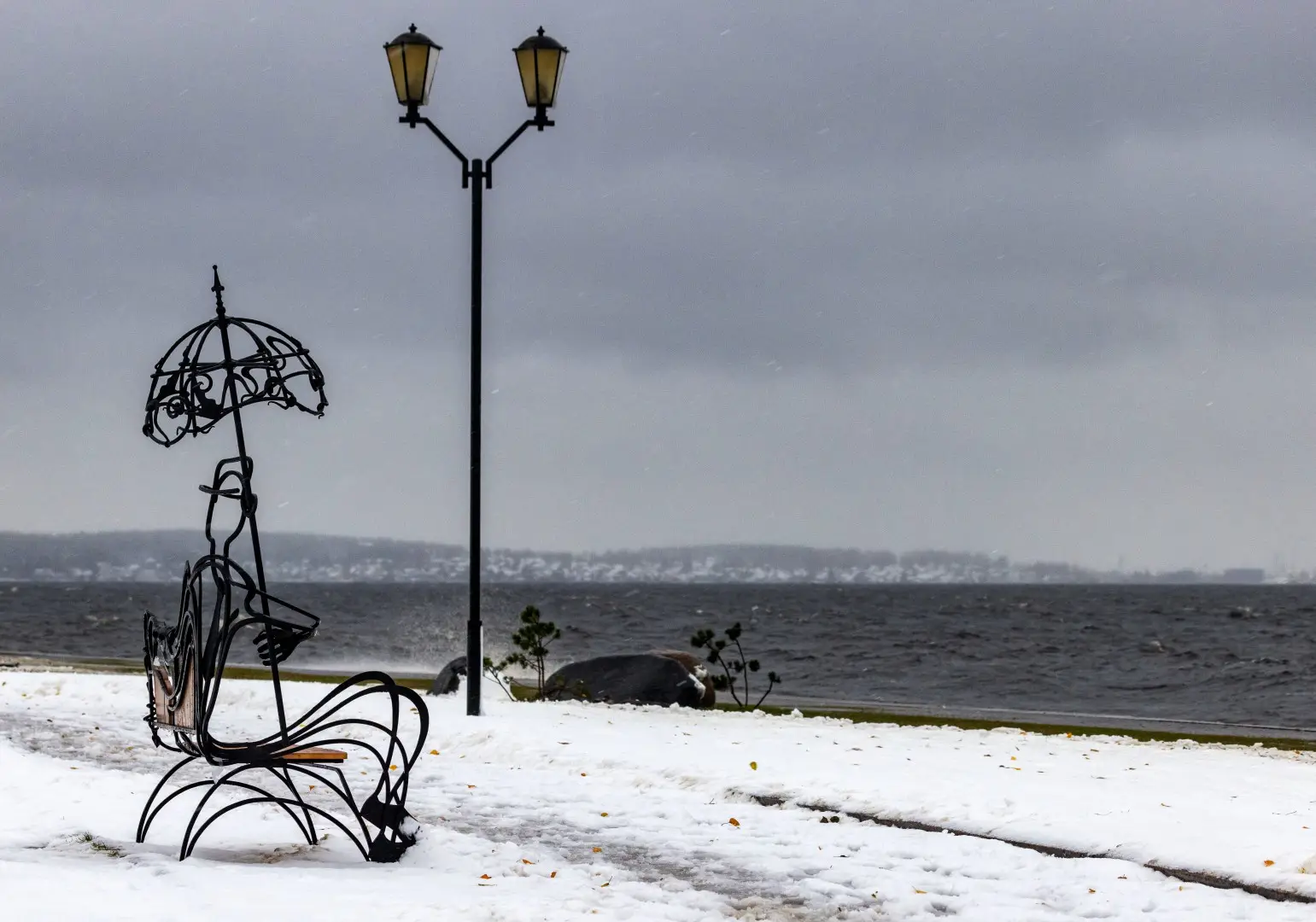 Форелевод создаст в столице Карелии музей-аквариум с одной из крупнейших рыб в мире. Фото. Набережная Онежского озера в Петрозаводске. © РИА Новости. Илья Тимин